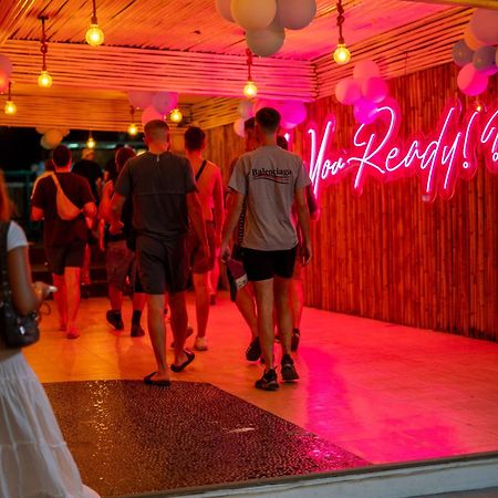 Base Party Hostel Ao Nang Εξωτερικό φωτογραφία