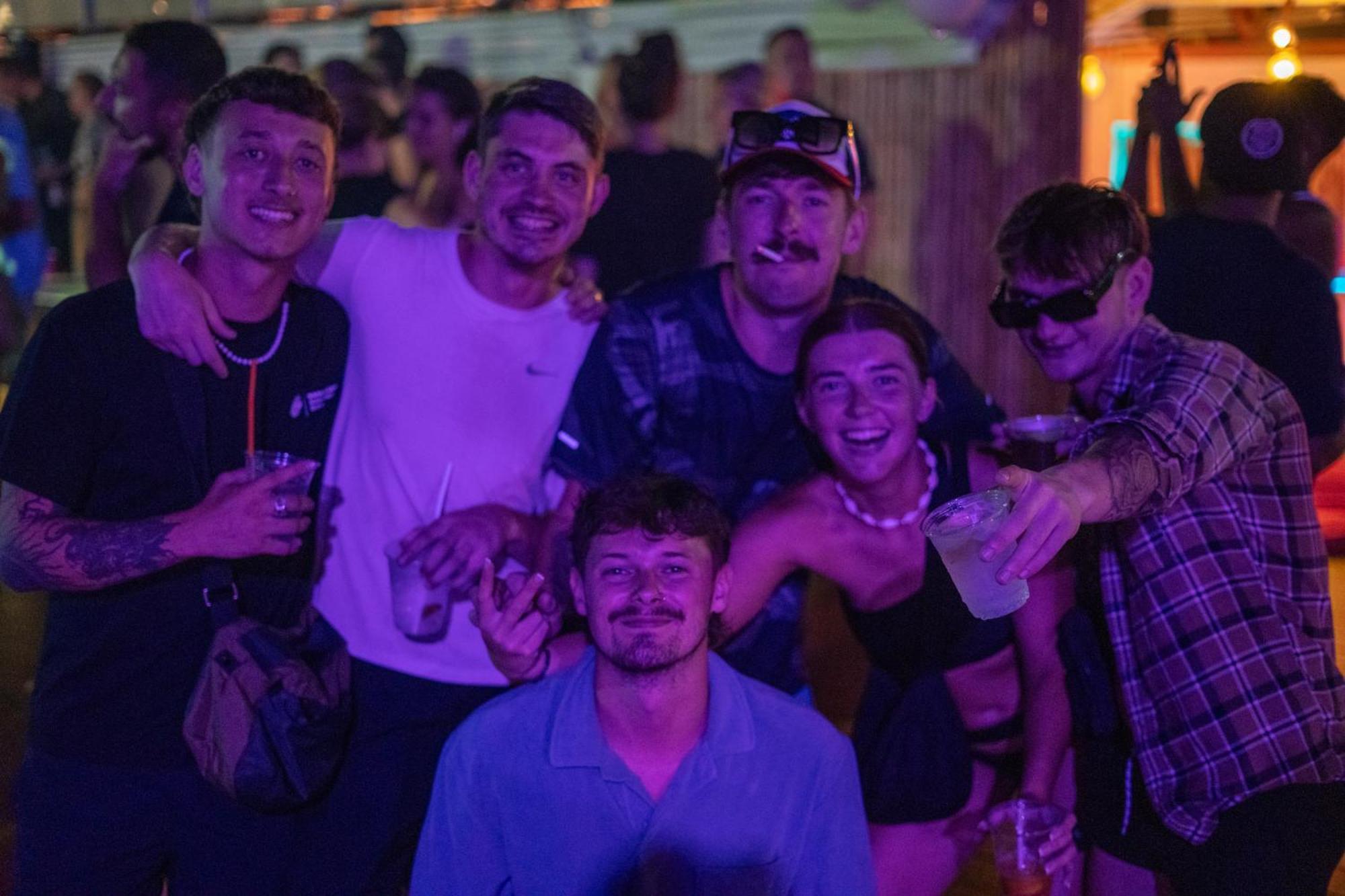 Base Party Hostel Ao Nang Εξωτερικό φωτογραφία