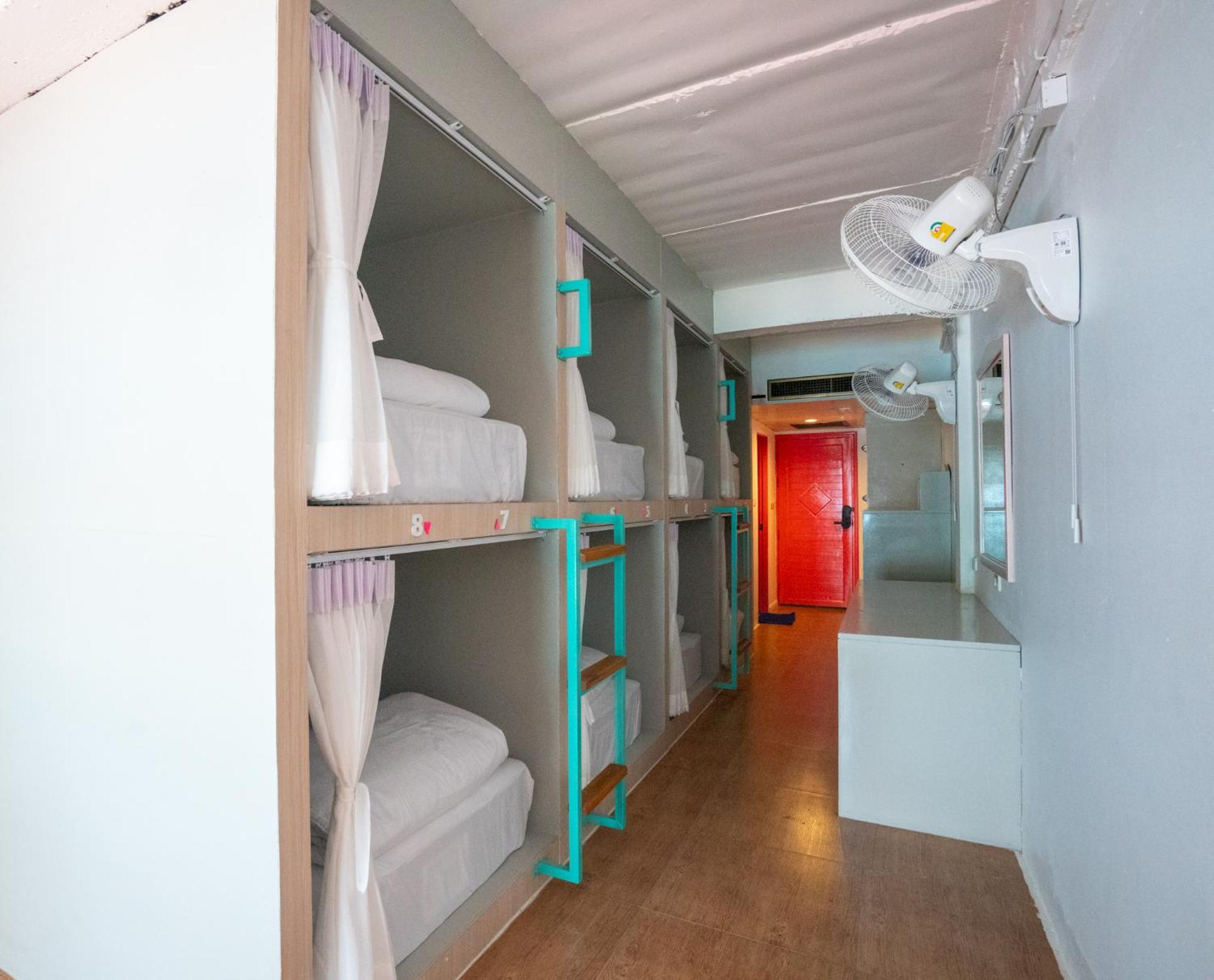 Base Party Hostel Ao Nang Εξωτερικό φωτογραφία