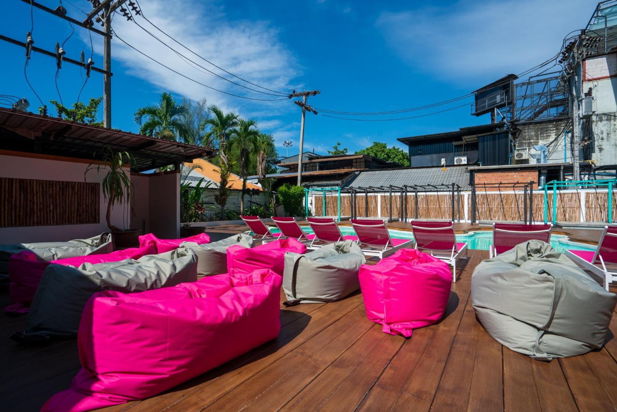 Base Party Hostel Ao Nang Εξωτερικό φωτογραφία